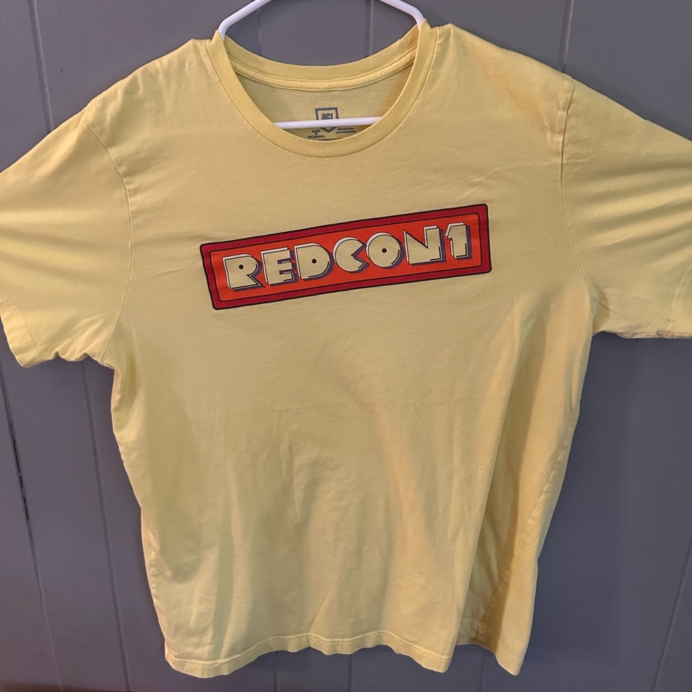 REDCON1 Yellow Pac Man Inspired XL pre-owned Nice Condition t-shirt
